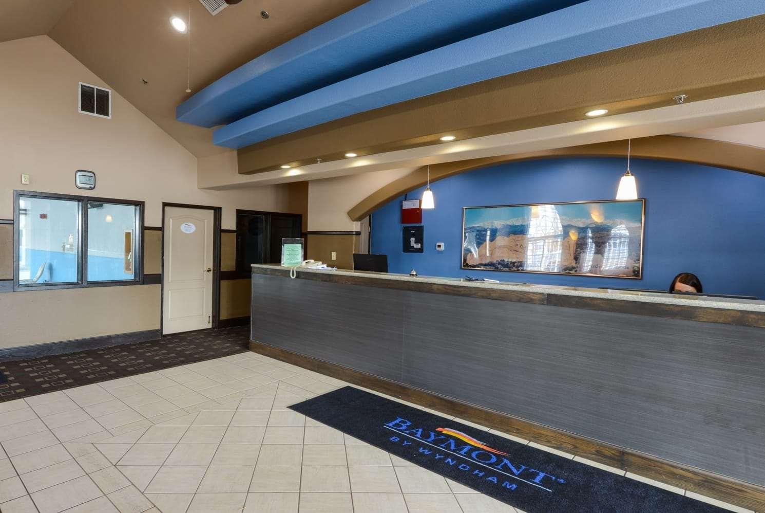 Baymont By Wyndham Garden Of The Gods Colorado Springs Hotel Exterior photo