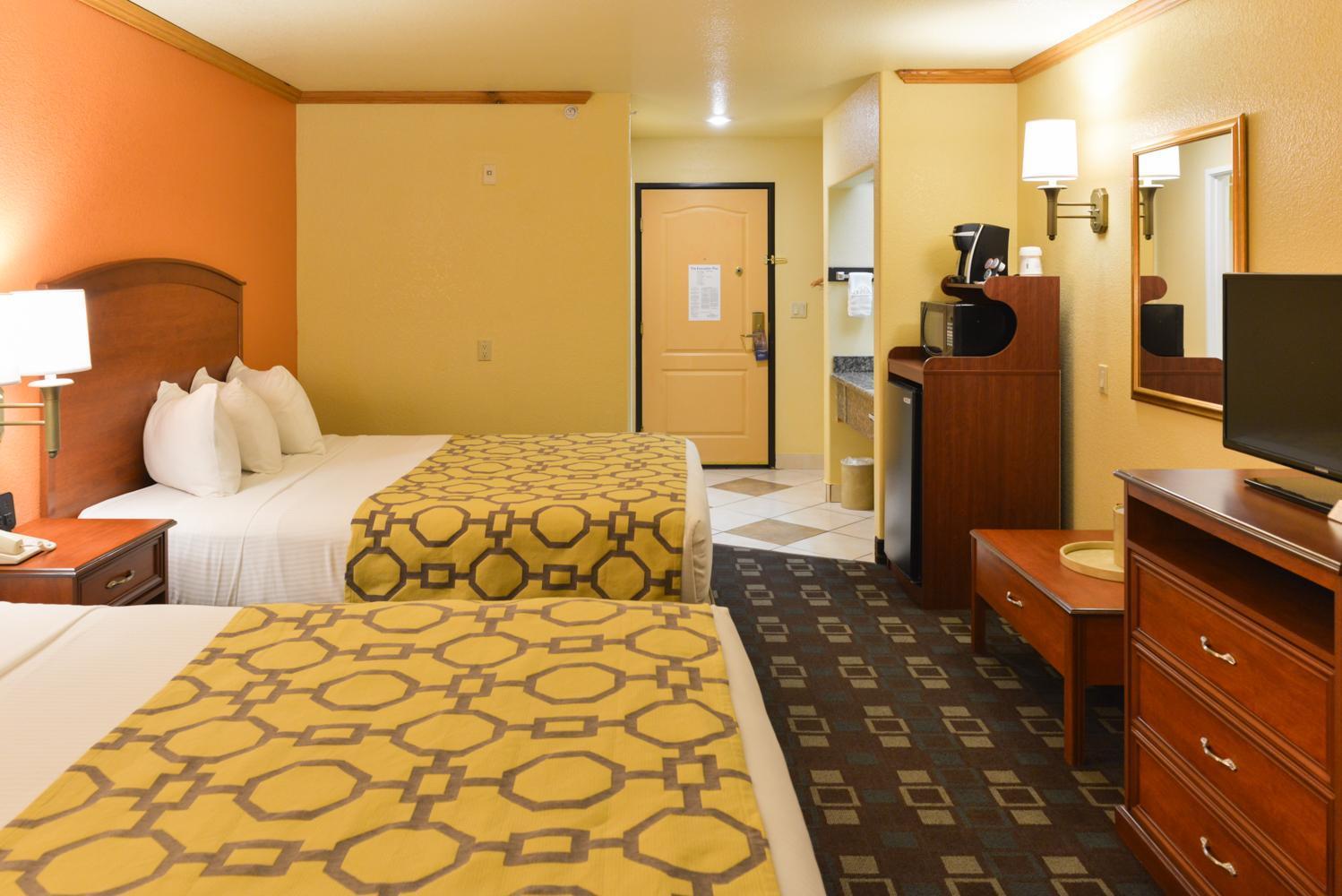 Baymont By Wyndham Garden Of The Gods Colorado Springs Hotel Exterior photo
