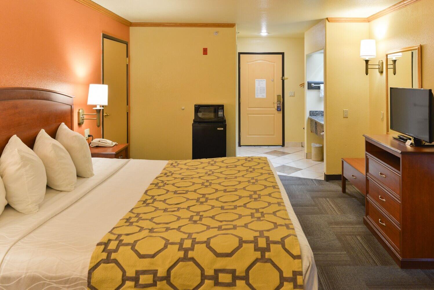 Baymont By Wyndham Garden Of The Gods Colorado Springs Hotel Exterior photo
